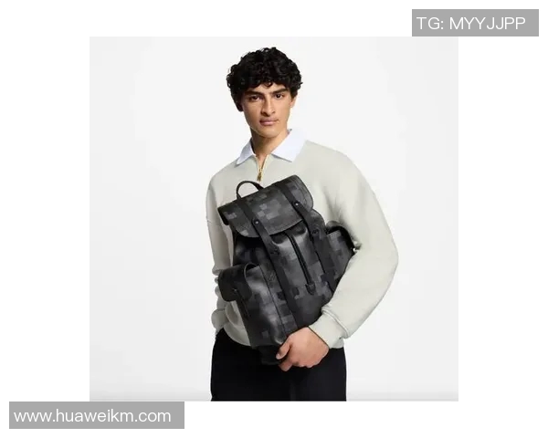 时尚运动潮流足球明星同款双肩背包助你轻松出行与训练